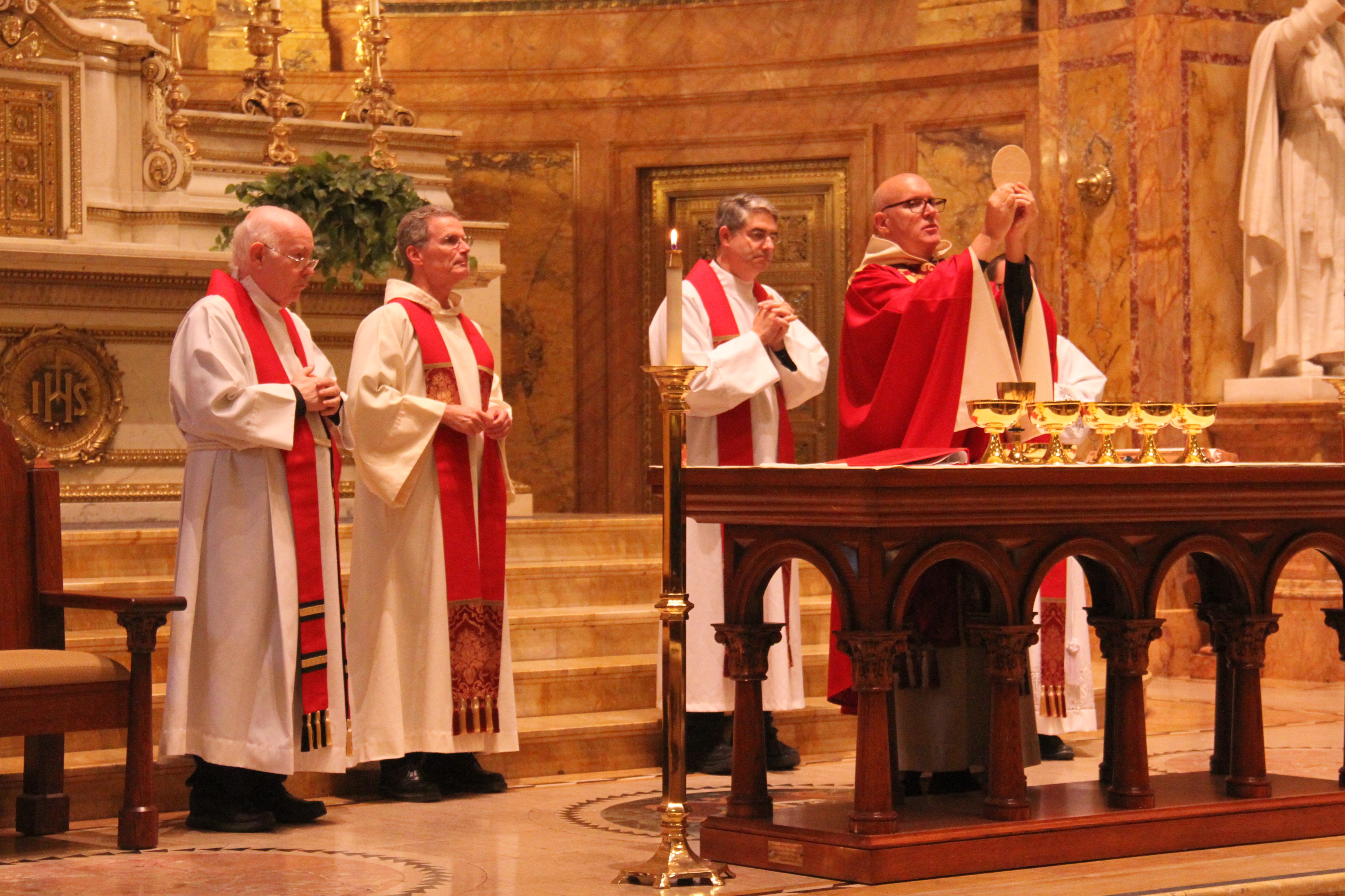 Regis Celebrates Mass of the Holy Spirit