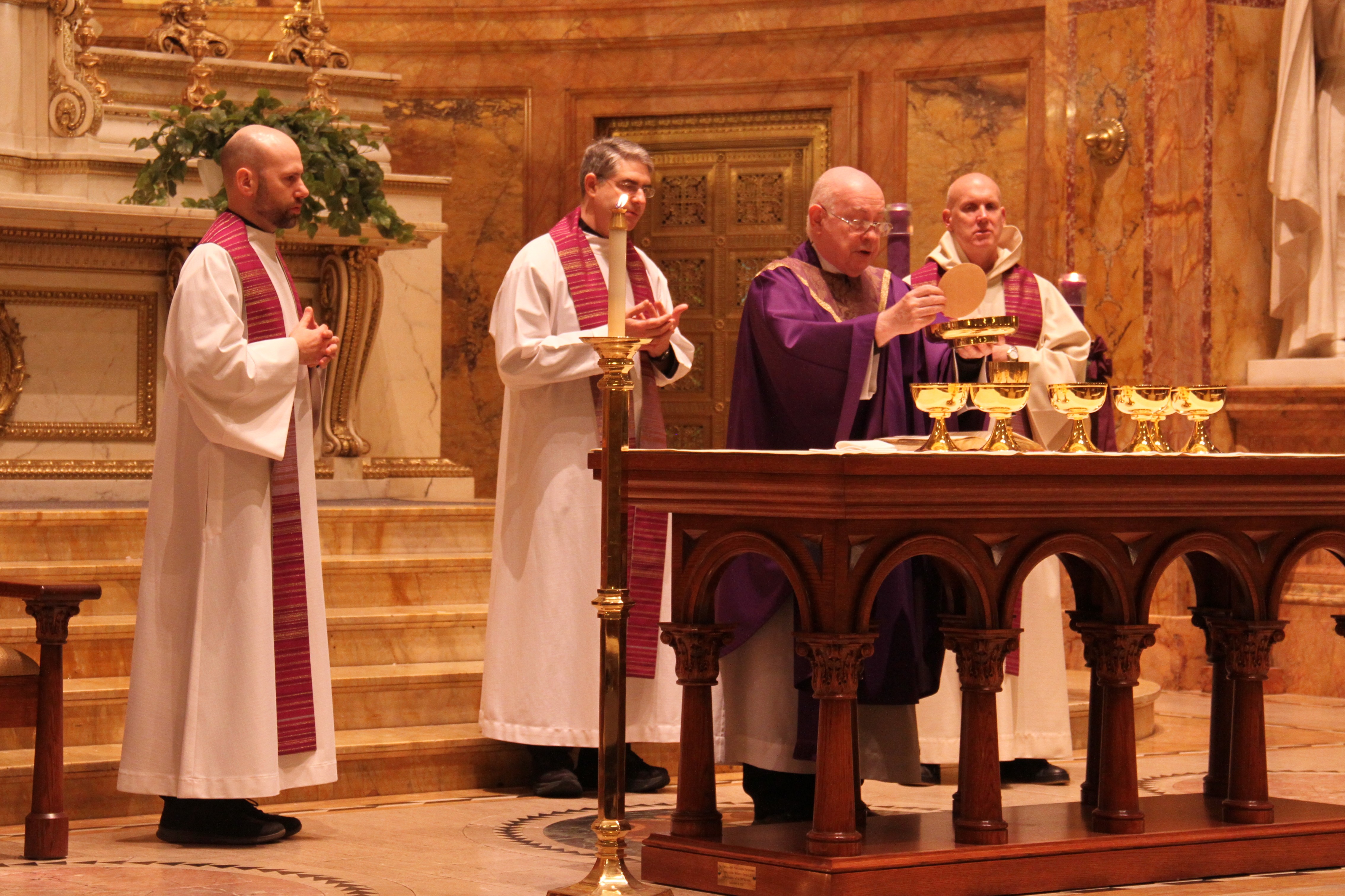 Regis Celebrates Christmas Liturgy